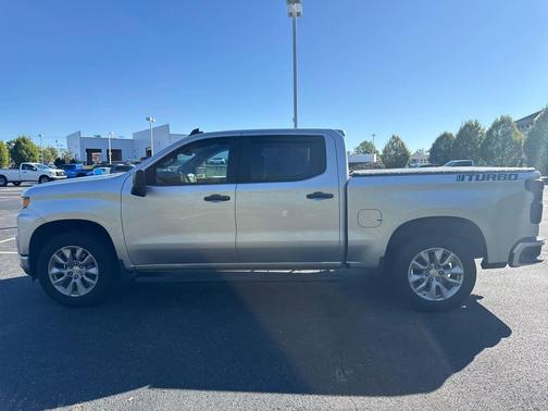 2022 Chevrolet Silverado 1500 Custom