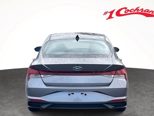 2023 Hyundai ELANTRA SE