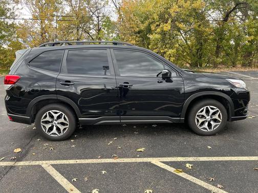 2022 Subaru Forester Premium