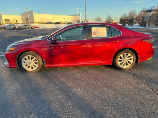 2022 Toyota Camry LE