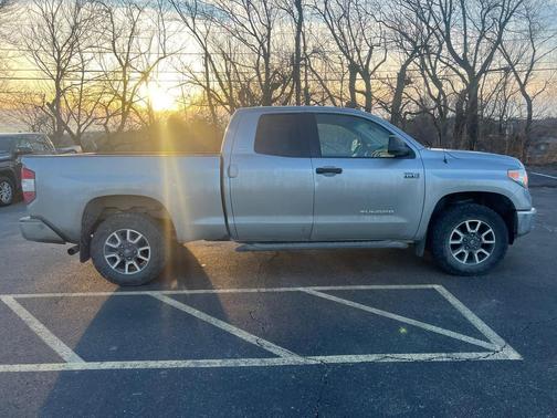 2016 Toyota Tundra SR5