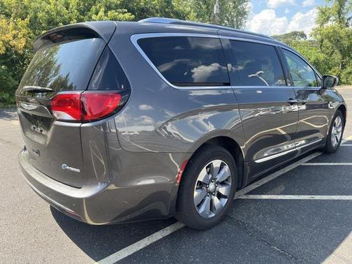 2018 Chrysler Pacifica Hybrid Limited