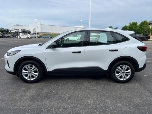 Oxford White 2023 Ford Escape SE