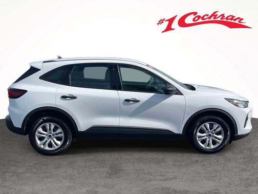 Oxford White 2023 Ford Escape SE