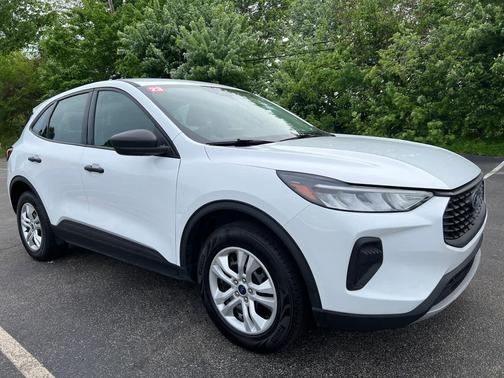 Oxford White 2023 Ford Escape SE