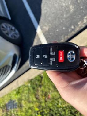2022 Toyota Sienna LE