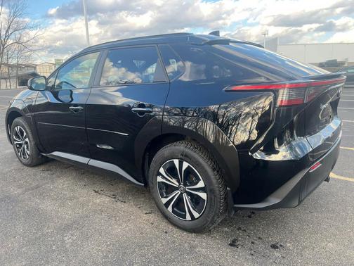 2023 Toyota bZ4X XLE