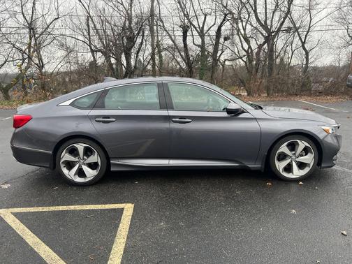 2019 Honda Accord Touring 2.0T