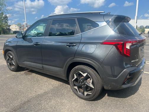 Gravity Gray 2024 Kia Seltos EX