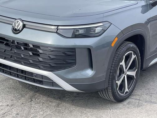 2025 Volkswagen Tiguan 2.0T SE 4MOTION