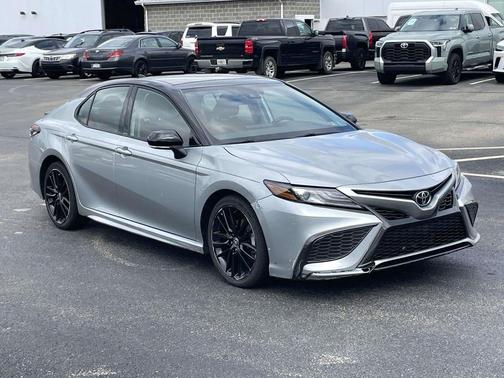 Celestial Silver/Midnight Black Metallic 2021 Toyota Camry XSE