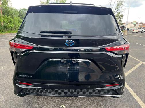 Midnight Black Metallic 2025 Toyota Sienna XSE 7 Passenger