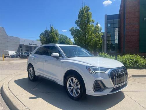 2022 Audi Q3 Premium Plus 45 TFSI S line quattro Tiptronic
