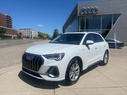2022 Audi Q3 Premium Plus 45 TFSI S line quattro Tiptronic