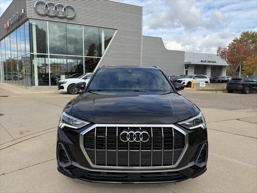 2023 Audi Q3 Premium 45 TFSI S line quattro Tiptronic