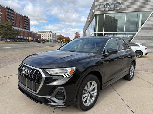 2023 Audi Q3 Premium 45 TFSI S line quattro Tiptronic
