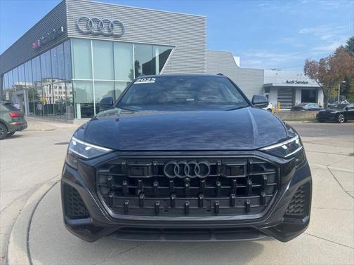 2025 Audi Q8 Premium 55 TFSI quattro