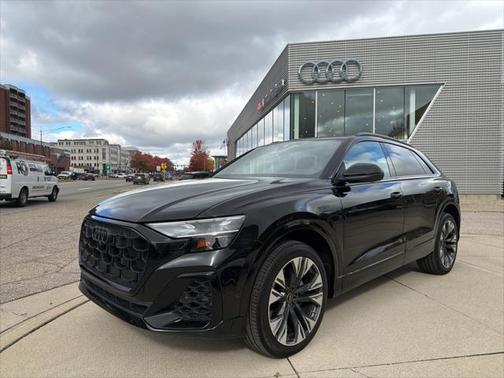 2025 Audi Q8 Premium Plus 55 TFSI quattro