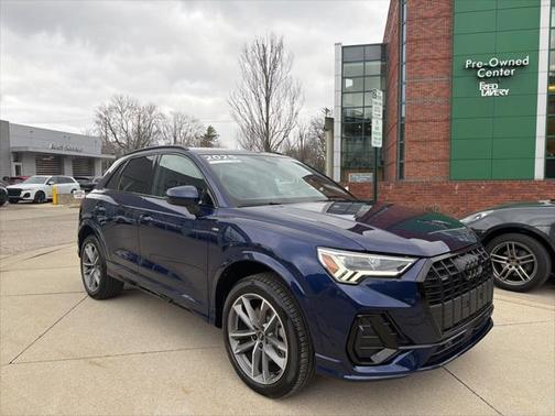 2025 Audi Q3 Premium 45 TFSI S line quattro Tiptronic