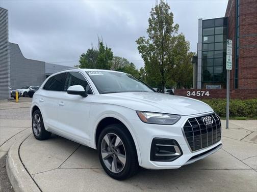 2022 Audi Q5 Premium Plus 40 TFSI quattro S tronic