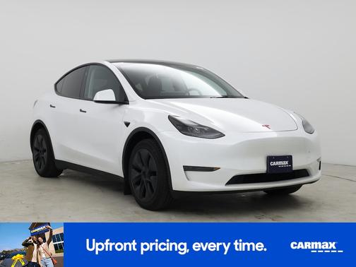 White 2024 Tesla Model Y Long Range
