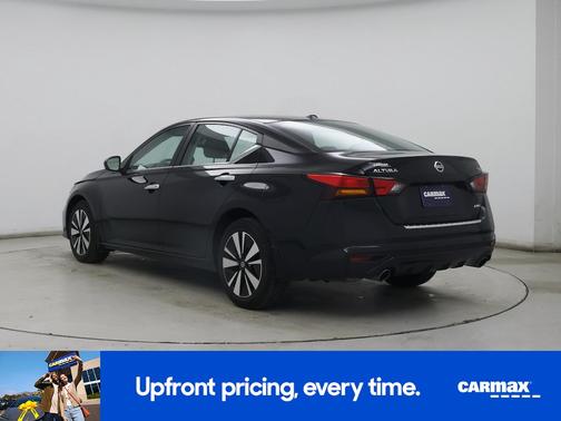 Black 2021 Nissan Altima SV