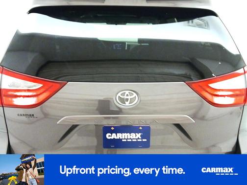 2017 Toyota Sienna XLE Premium