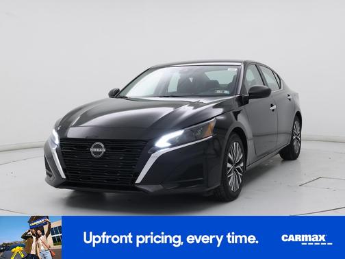 Black 2024 Nissan Altima SV