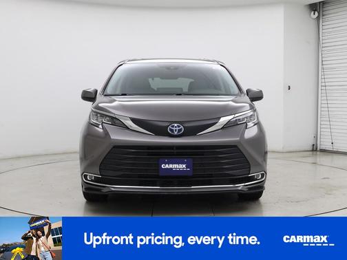 2023 Toyota Sienna Woodland Edition