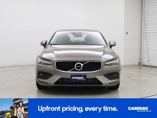2021 Volvo S60 T6 Momentum