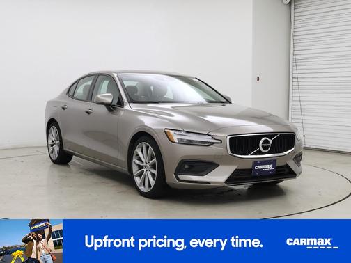 2021 Volvo S60 T6 Momentum