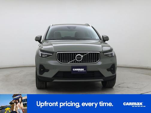 Green 2025 Volvo XC40 B5 Plus Bright Theme