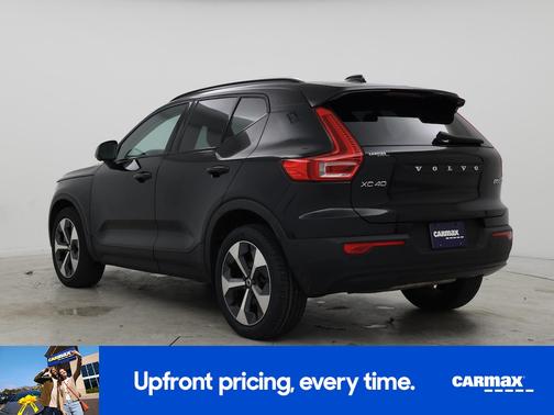 2023 Volvo XC40 B5 Plus Bright Theme