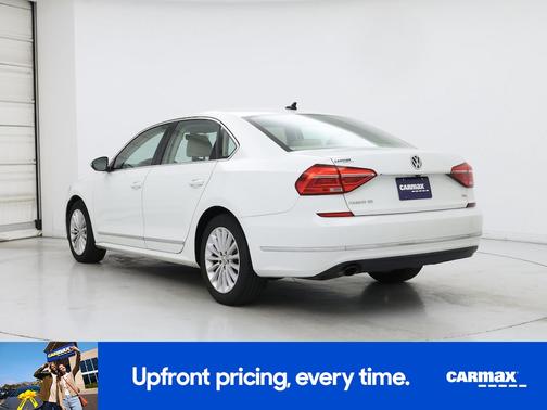 White 2016 Volkswagen Passat SE