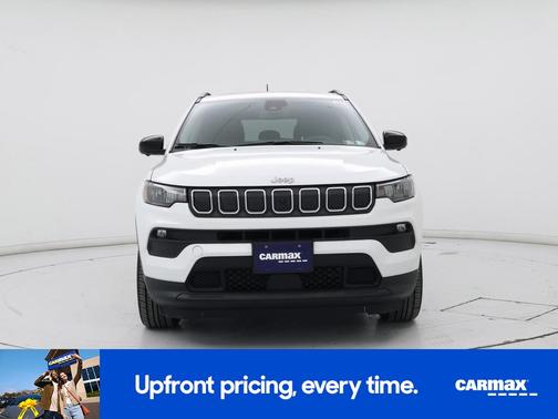 White 2022 Jeep Compass Latitude Lux
