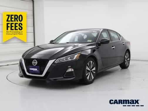 Black 2021 Nissan Altima SV