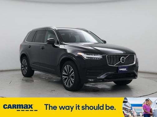 2022 Volvo XC90 T6 Momentum
