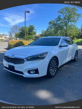 Snow White Pearl 2017 Kia Cadenza Premium