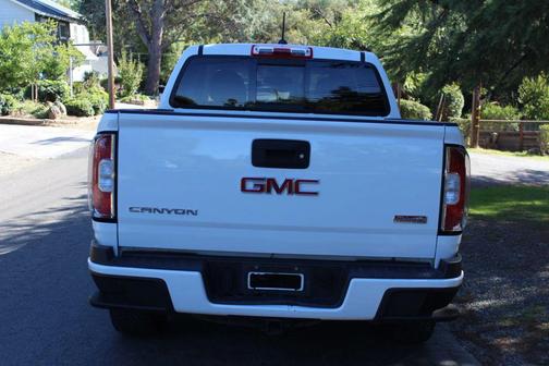 2017 GMC Canyon SLE