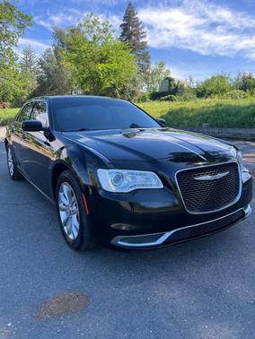 Gloss Black 2019 Chrysler 300 Touring