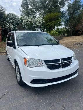 White 2015 Dodge Grand Caravan AVP/SE
