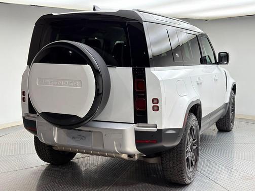 2024 Land Rover Defender 110 P300