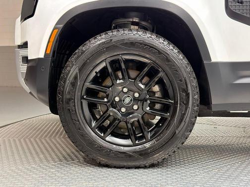 2024 Land Rover Defender 110 P300