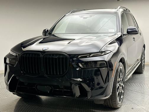 Carbon Black Metallic 2025 BMW X7 xDrive40i