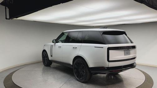 2026 Land Rover Range Rover P400 SE