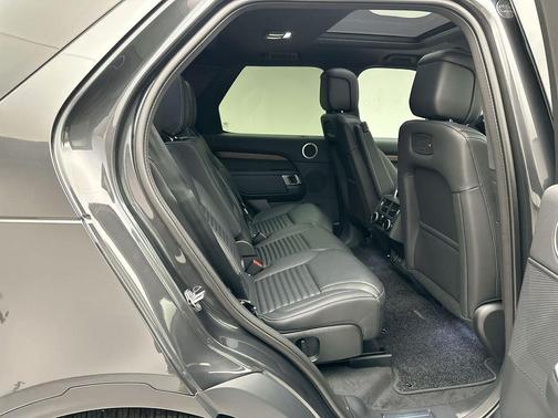 2025 Land Rover Discovery P300 S