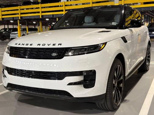 Fuji White 2023 Land Rover Range Rover Sport SE