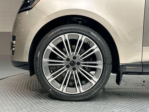 2026 Land Rover Range Rover P400 SE