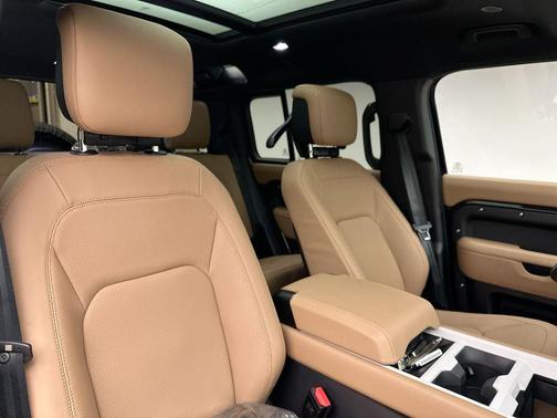 2026 Land Rover Defender P400 X-Dynamic SE
