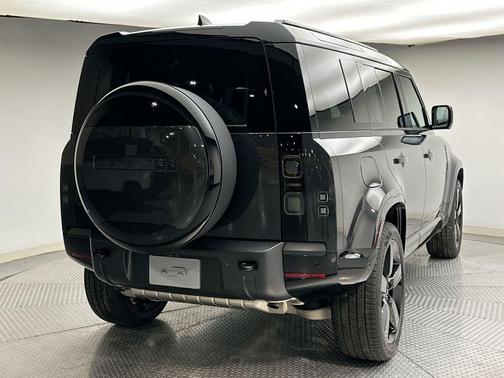 2026 Land Rover Defender P400 X-Dynamic SE